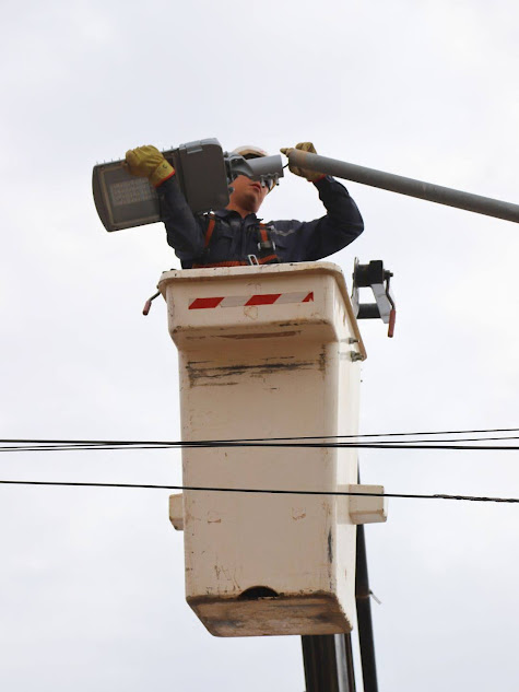 Imagen de AVANZA EL RECAMBIO DE LUMINARIAS LED EN DISTINTOS BARRIOS DE CENTENARIO