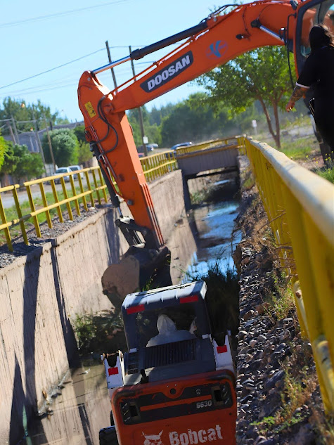 Imagen de CONTINÚA EL OPERATIVO PREVENTIVO DE LIMPIEZA DE CANALES PLUVIOALUVIONALES