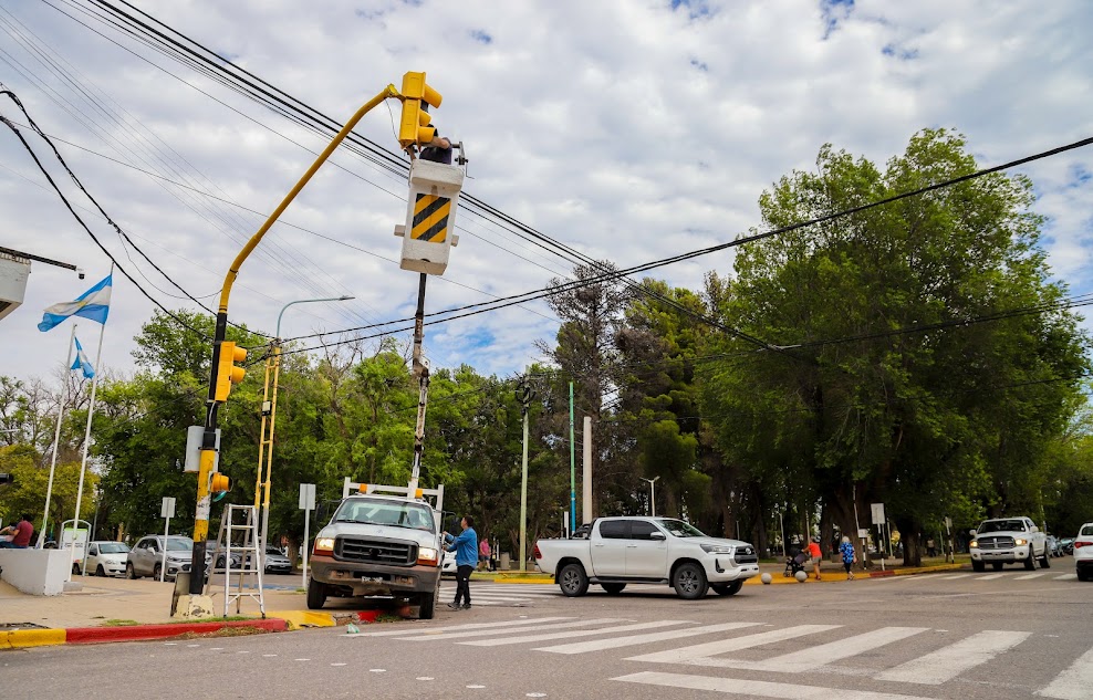 Imagen de SEGUIRÁ SIN FUNCIONAR EL SEMÁFORO DE LA ESQUINA DE SAN MARTÍN E INTENDENTE PONS