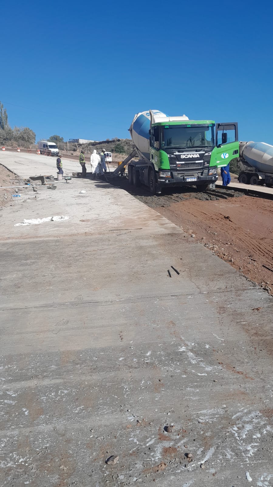 Imagen de BAJADA DE NUEVA ESPAÑA: HOY SE TIRÓ MÁS HORMIGÓN A OTRO TRAMO Y YA SUPERA EL 50% DEL TOTAL DE LA OBRA