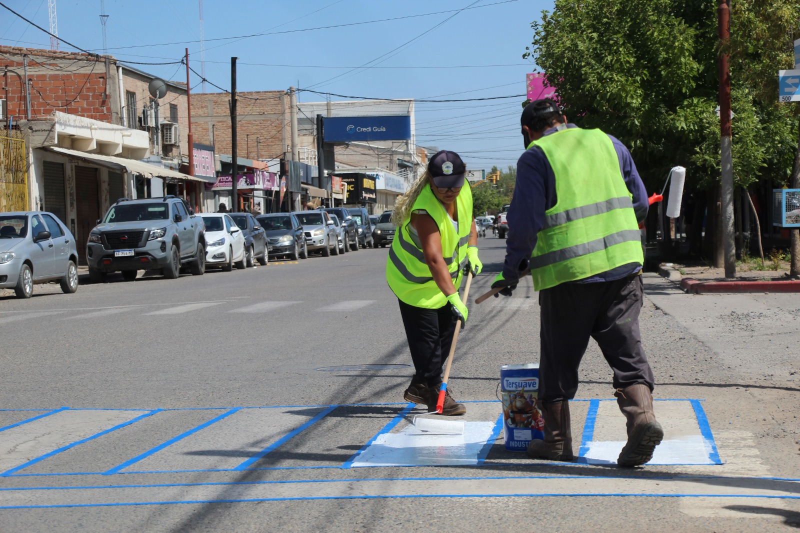 Imagen de CONTINÚA ESTA SEMANA LA SEÑALIZACIÓN HORIZONTAL EN DISTINTAS ESQUINAS DE LA CIUDAD