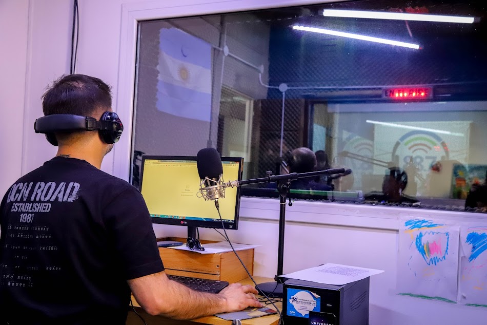 Imagen de RADIO MUNICIPAL SAYHUEQUE ABRE UN ESPACIO GRATUITO PARA DIFUNDIR ACTIVIDADES CULTURALES
