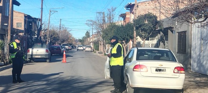 Imagen de OPERATIVO DE TRÁNSITO EN EL BARRIO SAYHUEQUE DEJÓ 17 ACTAS Y DOS MOTOS RETENIDAS