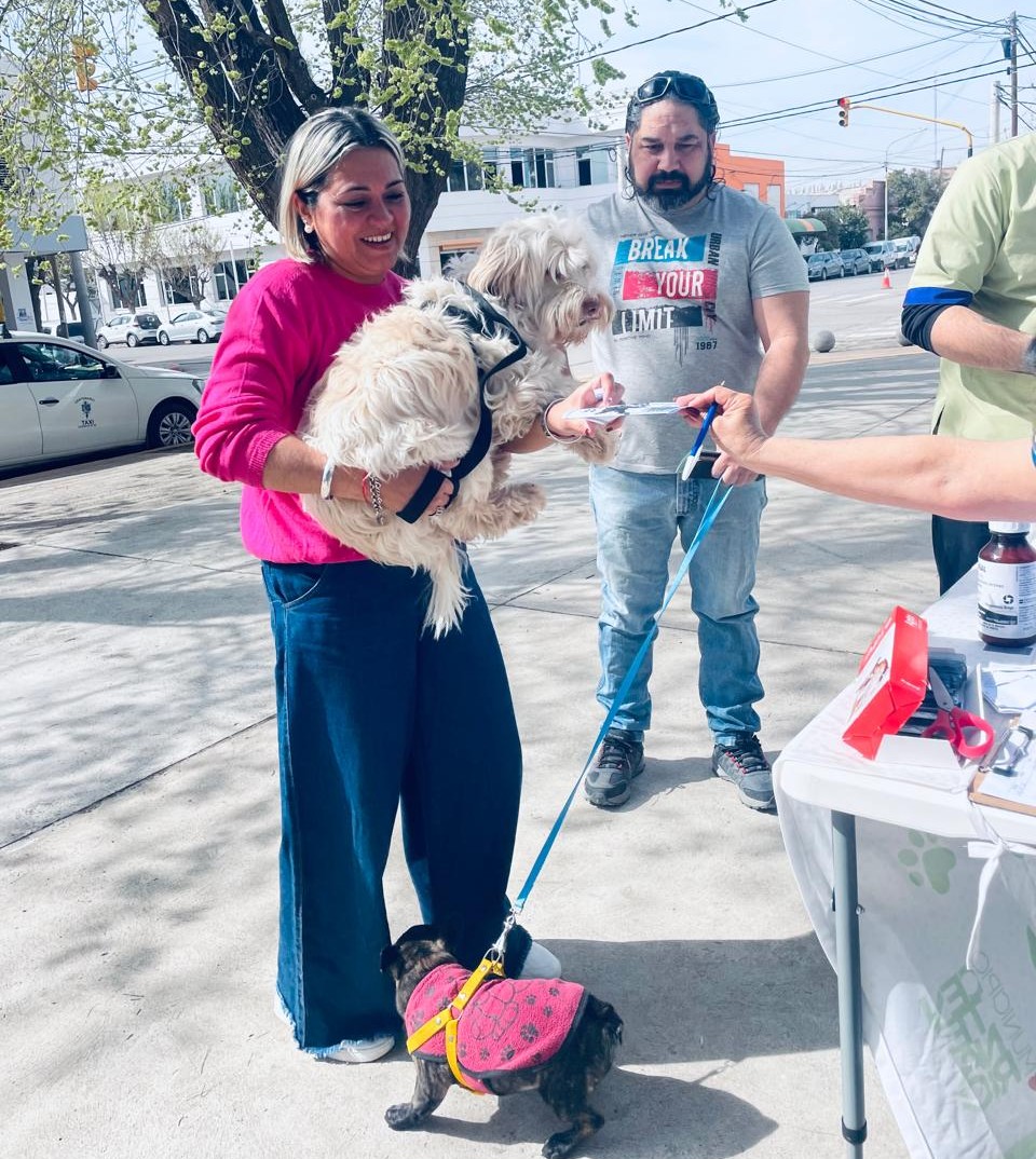 Imagen de LA PLAZA SAN MARTÍN FUE SEDE DE UNA NUEVA JORNADA DE VACUNACIÓN ANTIRRÁBICA