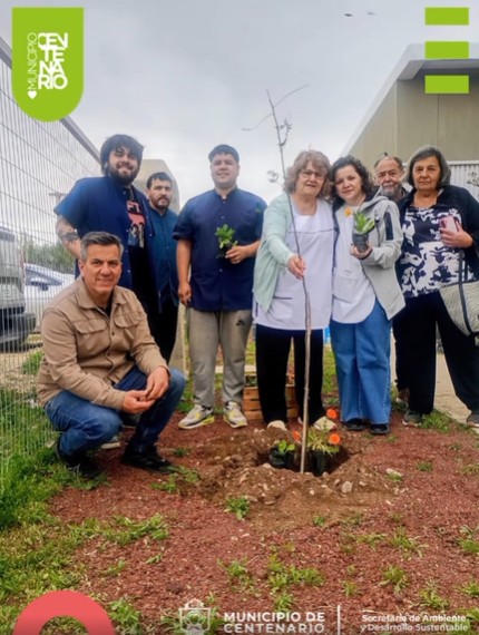 Imagen de LA RED DE AGROTURISMO Y AGROECOLOGÍA REALIZARON UNA JORNADA DE FORESTACIÓN EN LA ESCUELA 365