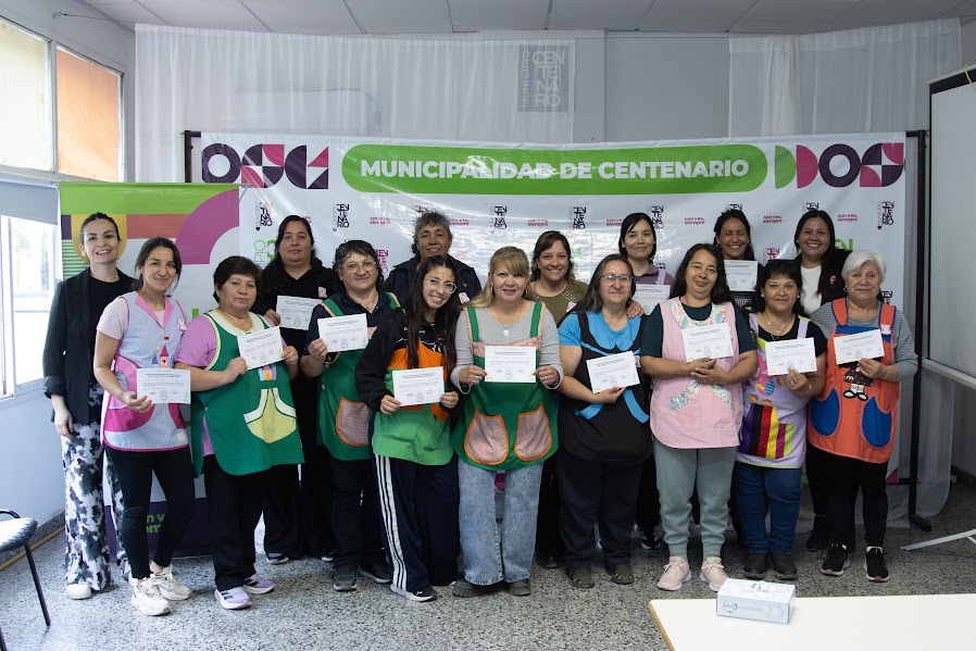 Imagen de CENTENARIO CAPACITÓ A TRABAJADORAS MUNICIPALES EN MANIPULACIÓN DE ALIMENTOS