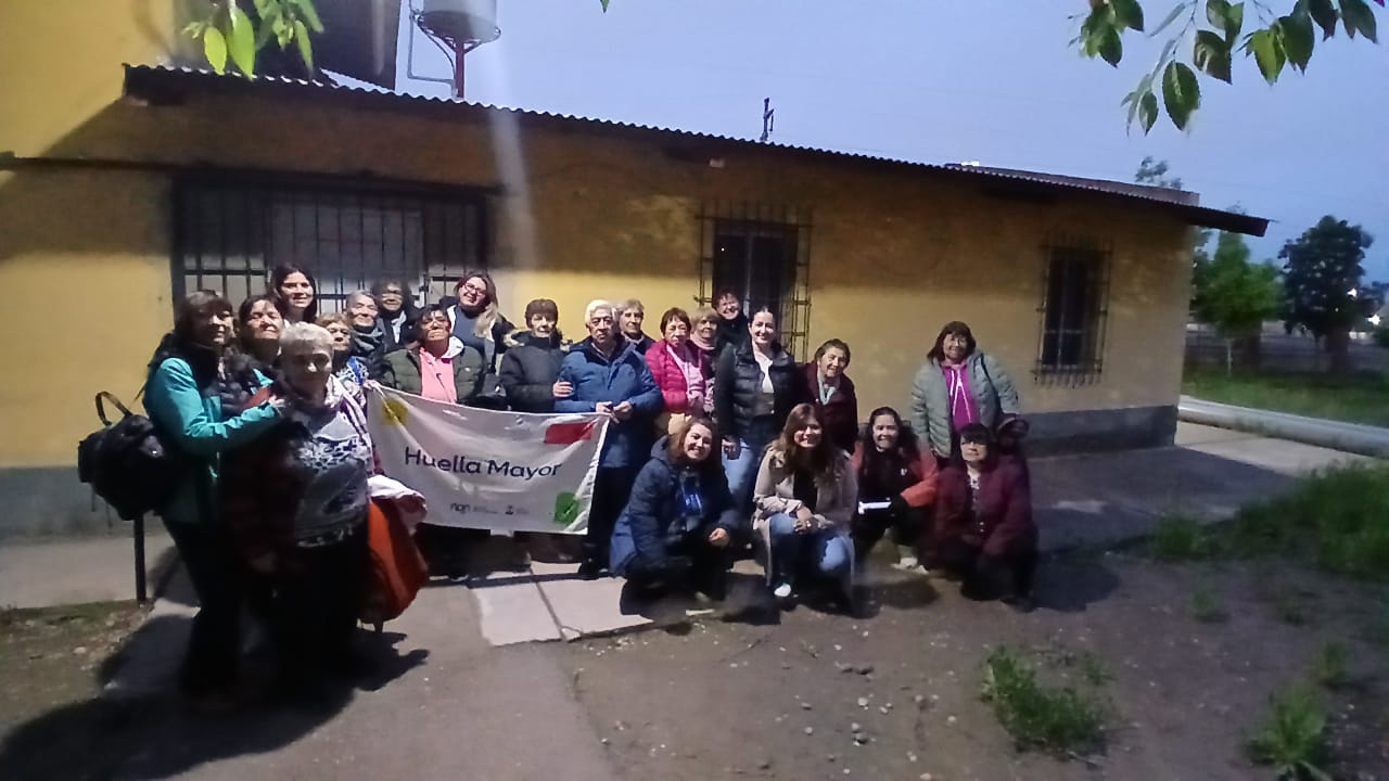 Imagen de ADULTOS MAYORES DEL CLUB DE DÍA DISFRUTAN DE UNA ESCAPADA TURÍSTICA A LAS OVEJAS